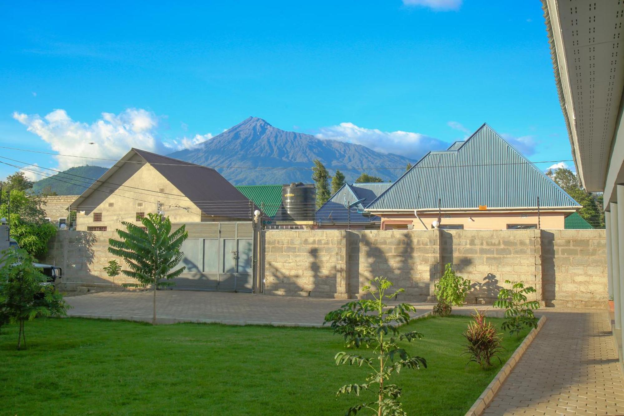 Hakuna Woga Inn Arusha Ngoại thất bức ảnh