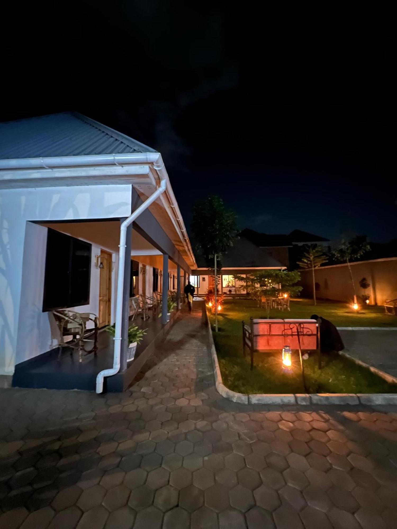 Hakuna Woga Inn Arusha Ngoại thất bức ảnh